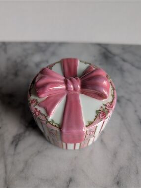 Vintage 1999 Ardleigh Elliott Heirloom Porcelain Music Box Grandmacore